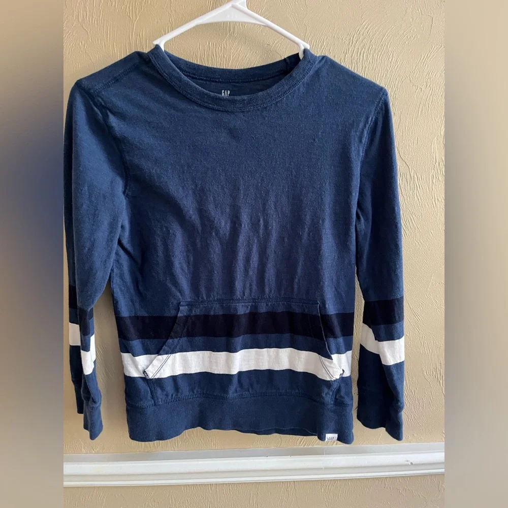 Gap kids long sleeve with front pocket